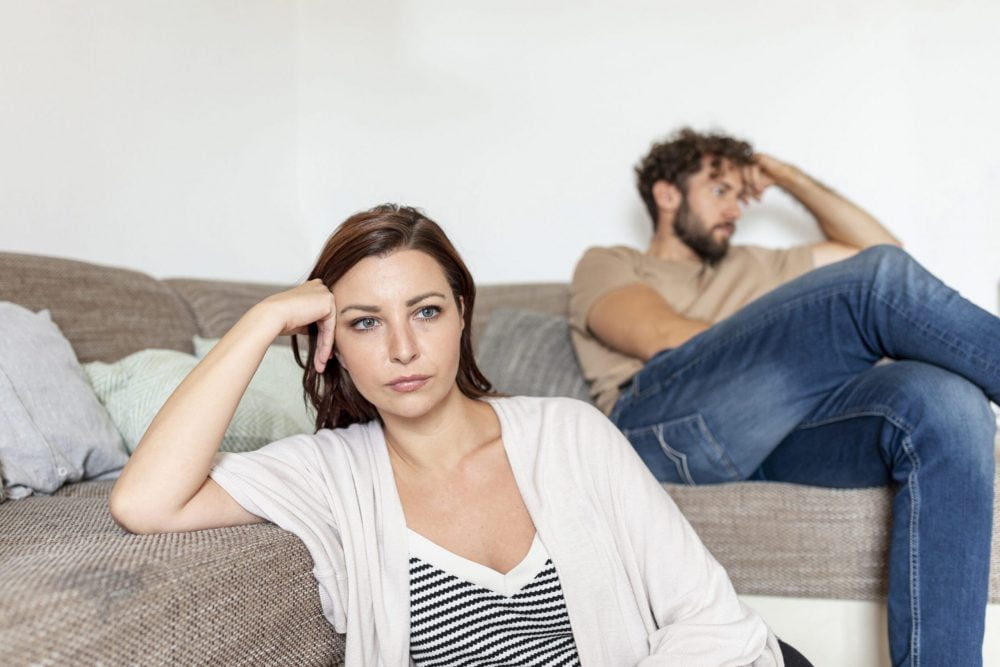 Почему мужчины отдаляются в начале отношений: основные причины