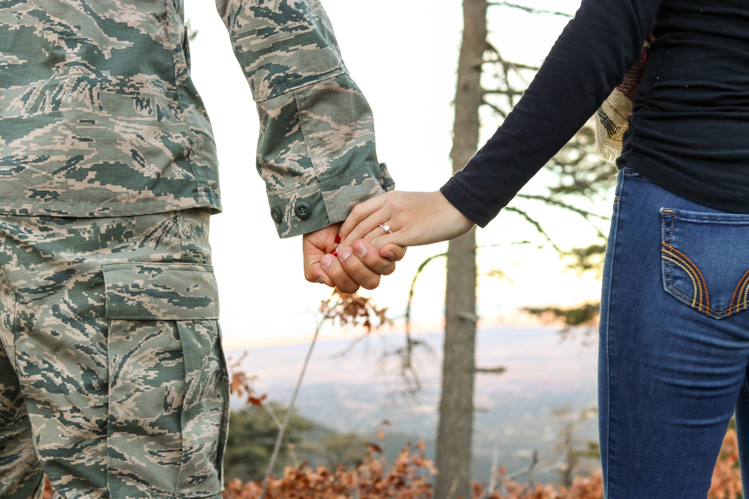 Как строить отношения с военным мужчиной