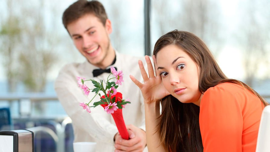 Почему мужчины не дарят цветы и что делать девушкам — советы психолога